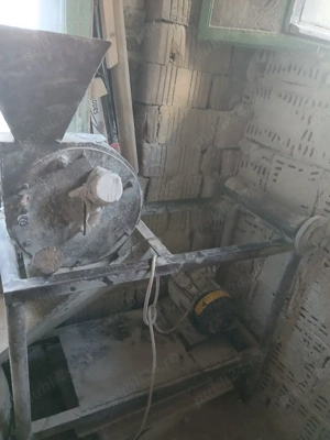 moară de cereale ,porumb