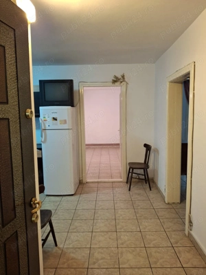 Proprietar vand apartament spatios, 77 mp utili, 3 camere, decomandat, 2 bai, centrala proprie! - imagine 2