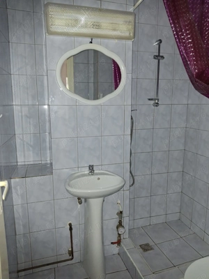 Proprietar vand apartament spatios, 77 mp utili, 3 camere, decomandat, 2 bai, centrala proprie! - imagine 7