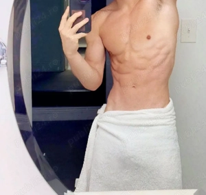 Mă numesc Marius am 26 de ani 