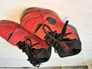 Vand Jordan marime 40