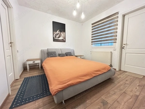 Pensiune Casa Eva Statiunea 2 Mai - 12 camere - teren 600 mp - imagine 3
