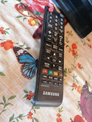 Tv Samsung HD 60 cm (24 inch)