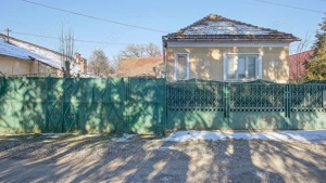 Teren de Vis în Tărlungeni cu Căsuță din Lemn – Liniștea Te Așteaptă