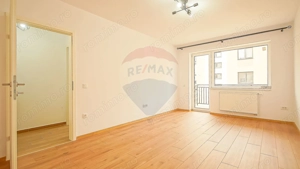 Garsoniera de închiriat. Tractorul