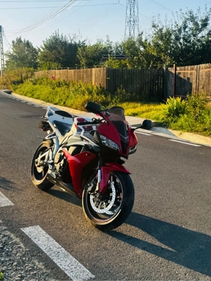 Honda CBR 600rr - imagine 3