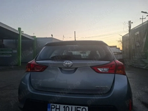 vând Toyota Auris  - imagine 3