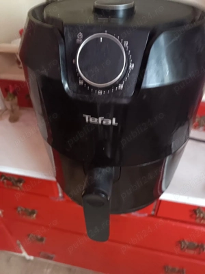 se vinde CE se vede ín poze fripteza Tefal XXL 