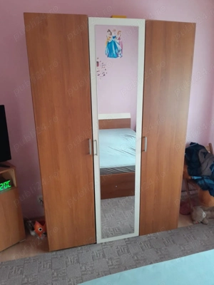 Dormitor complet stare bună pat cu tot cu saltea .