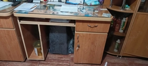 Vând 2 birouri de lemn