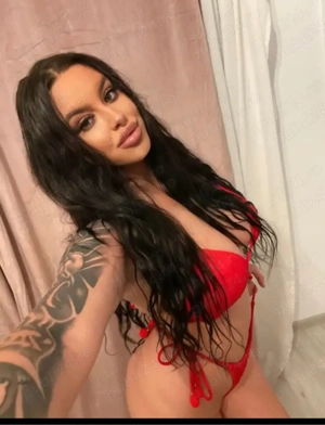 Singură în locație !! Fac si deplasări 