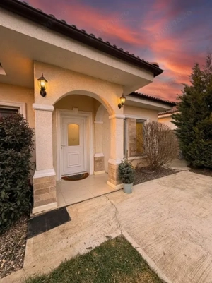 Duplex ideal pentru familie | curte mare 324 mp | mobilat complet | Sânandrei