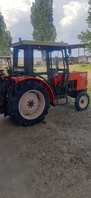 Fiat 570 tractor   Puternic, Fiabil, Pregătit de Muncă - imagine 2