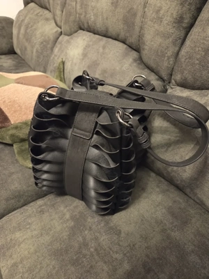 Geanta EPICA Neagra - Design Statement | Stare Impecabila