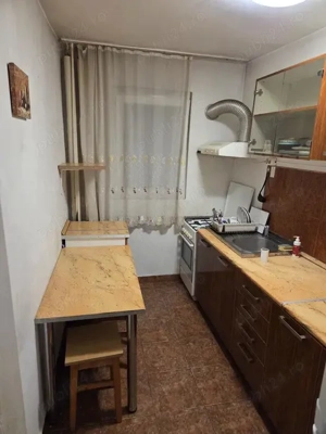 Apartament 1 camera decomandat  etaj 1 langa Piata Doina model mare