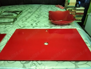 Chiuveta rosie din sticla ,este foarte grea , prefer predare personala