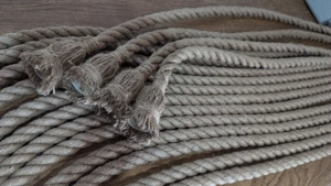 candelabru rustic din roata de car 