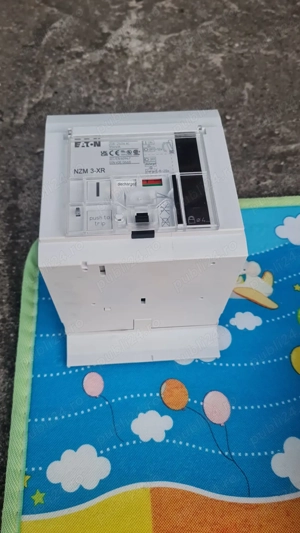 Vând piese electrice, electronice 