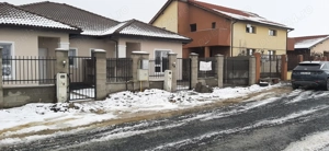 Proprietar vand casa tip duplex