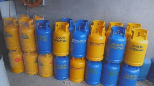 Vind butelii SH si noi.