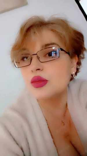 Doamna matura  _metrou universitatea 