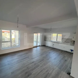 Duplex de 3 camere pe parter, 320 mp teren, Mosnita Noua!