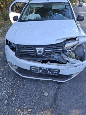 Dacia logan avariata - imagine 2