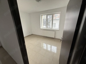 Imobil de inchiriat - Ultracentral 324 mp + curte  - imagine 4