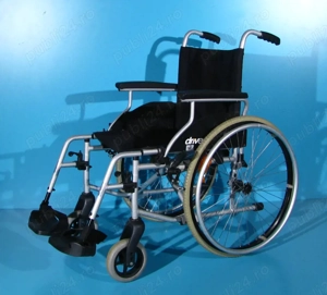 Scaun cu rotile  Drive - latime sezut 45 cm