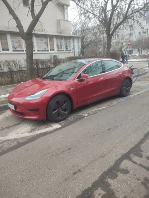 Tesla model 3, standard range + - imagine 6