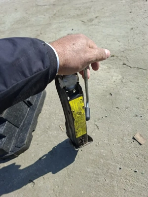 vînd cric auto  - imagine 2