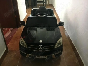 Vand mașină  electrică PENTRU COPII  MODEL  Mercedes Benz ML 350   pentru 2-5 ani