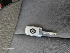 Renault Captur  - imagine 11