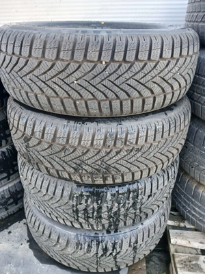 4 Anvelope iarna Renault Captur - Falken 215 / 60 / R17 DOT 33/22