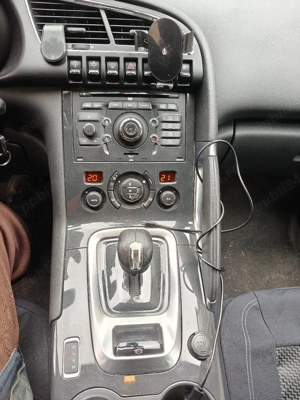 Peugeot 3008 HYbrid4 (Diesel-Hibrid) | 200 CP | 4x4 | Full Options - imagine 4