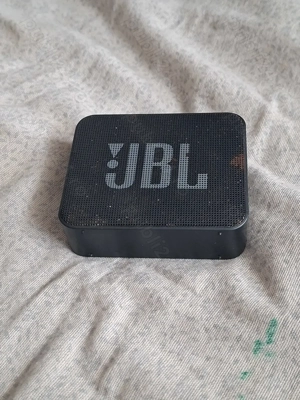 Vand 3 boxe portabile funcționale 