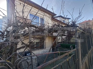 Oportunitate ! Casă renovabilă, 176 mp, teren de 530 mp, zona Andrei Mureșanu! - imagine 2