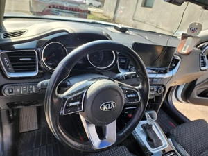 Vand Kia XCeed - imagine 2