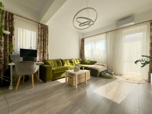 Etaj 1.Decomandat.Bucatarie inchisa.Loc parcare Acoperit!