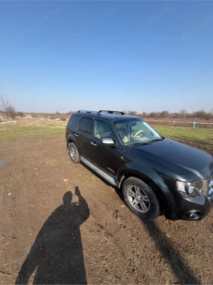 Hybrid Ford Escape - imagine 4