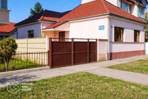 Casa cu 2 corpuri de cladire, Lipova - imagine 3