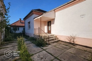 Casa cu 2 corpuri de cladire, Lipova - imagine 2