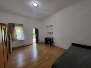 Casa pentru Investitie compartimentata in 5 apartamente  - imagine 3