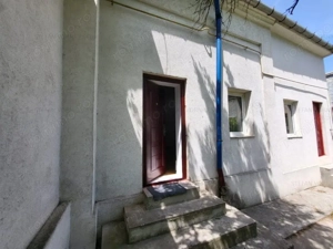 Casa pentru Investitie compartimentata in 5 apartamente  - imagine 8