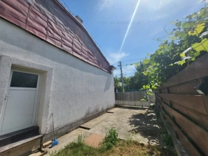 Casa pentru Investitie compartimentata in 5 apartamente  - imagine 7