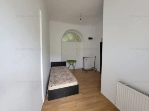 Casa pentru Investitie compartimentata in 5 apartamente  - imagine 2