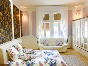 SINAIA - VILA ISTORICA - 4CAM - SPATIOS - INALT - RENOVAT - CENTRALA AC - ZONA EXCELENTA - imagine 5