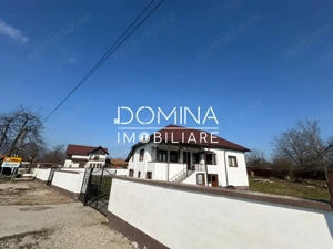 Vânzare casă P+1 și teren generos în Stănești - *stil rustic-conac* - imagine 2