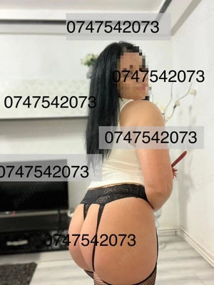 Acum in oraș  o fată tânără  poze reale si recente!