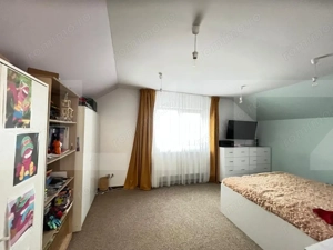 Casă spațioasă în zona Tulbureni cu teren de 1400 mp - imagine 4